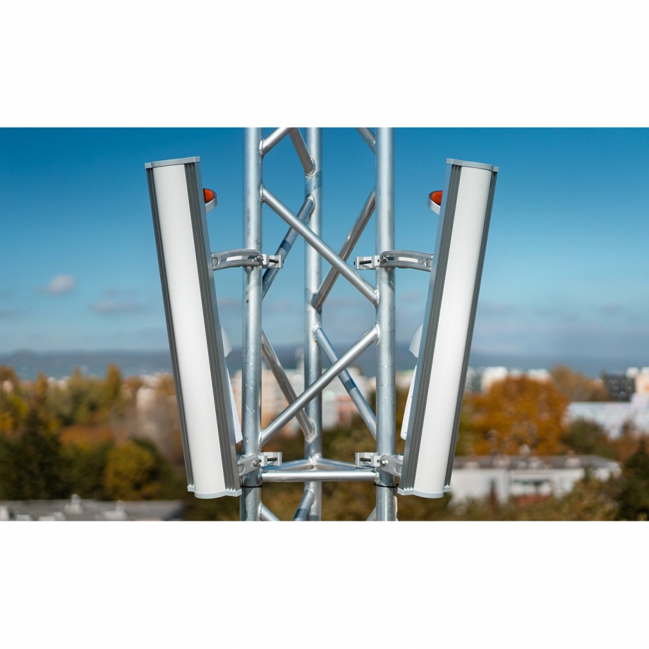 Array sektori antenn 100°, 2x RP-SMA