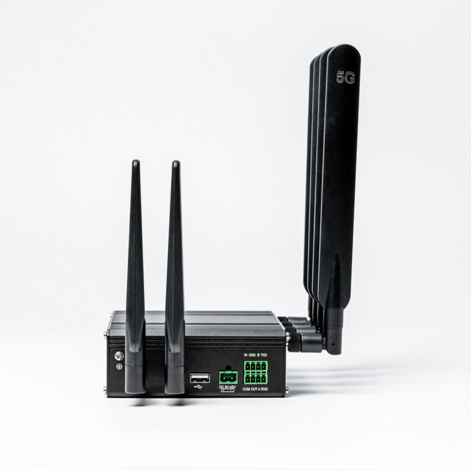 Milesight 5G Industrial PoE Router UR75 Ultra